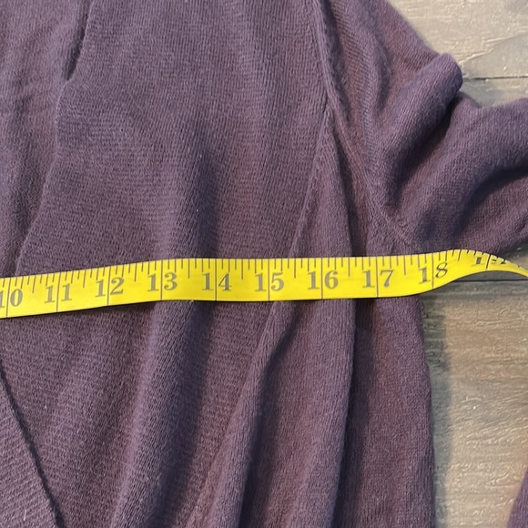 ๐3/$15๐Ann Taylor Factory cross front sweater. Size Med. - Picture 7 of 10